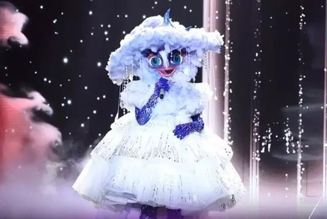 Myra Trần trẻ trung tại The Masked Singer Vietnam