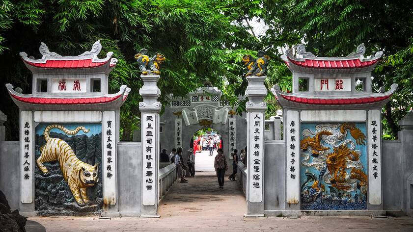Những lưu ý quan trọng khi hành lễ văn khấn tại Đền Ngọc Sơn