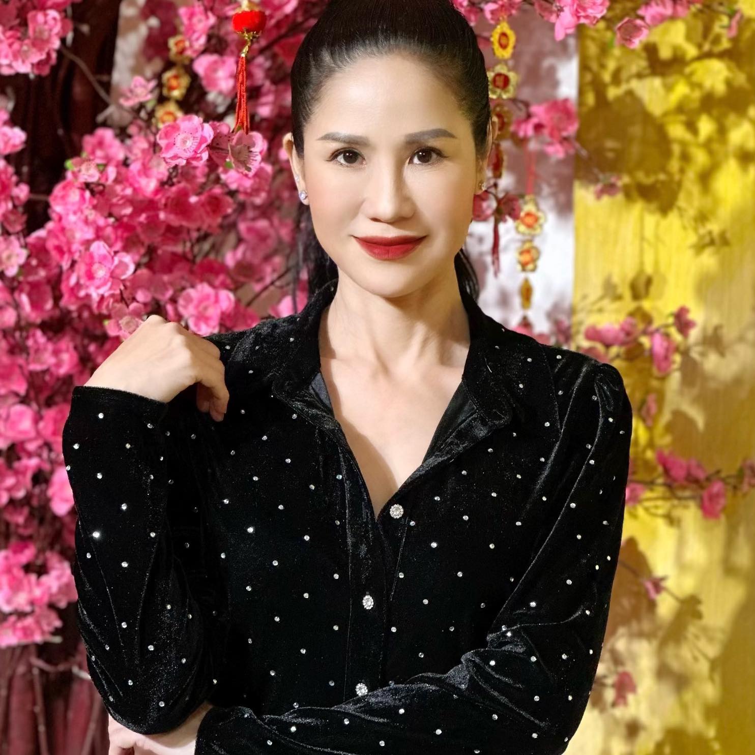 Đào Vân Anh tươi trẻ và rạng rỡ
