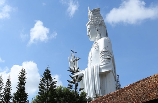Quan Thế Âm Bồ Tát tại chùa