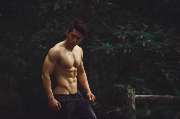 Đặng Quốc Đạt với thần thái người mẫu chuyên nghiệp