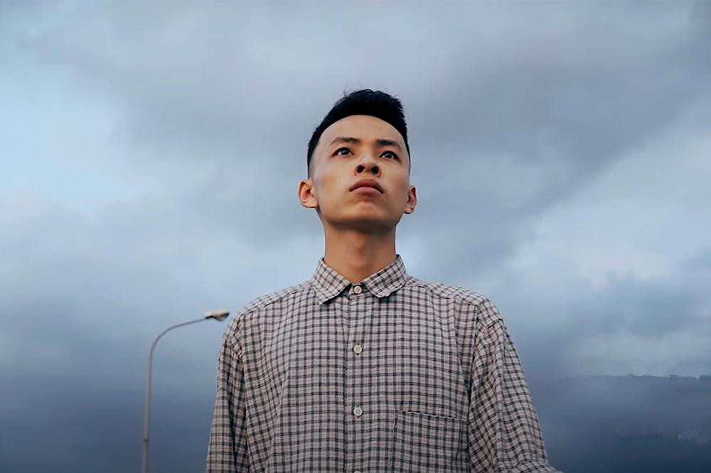 Chân dung rapper Chú Nghi ECC với phong thái nghệ sĩ đặc trưng