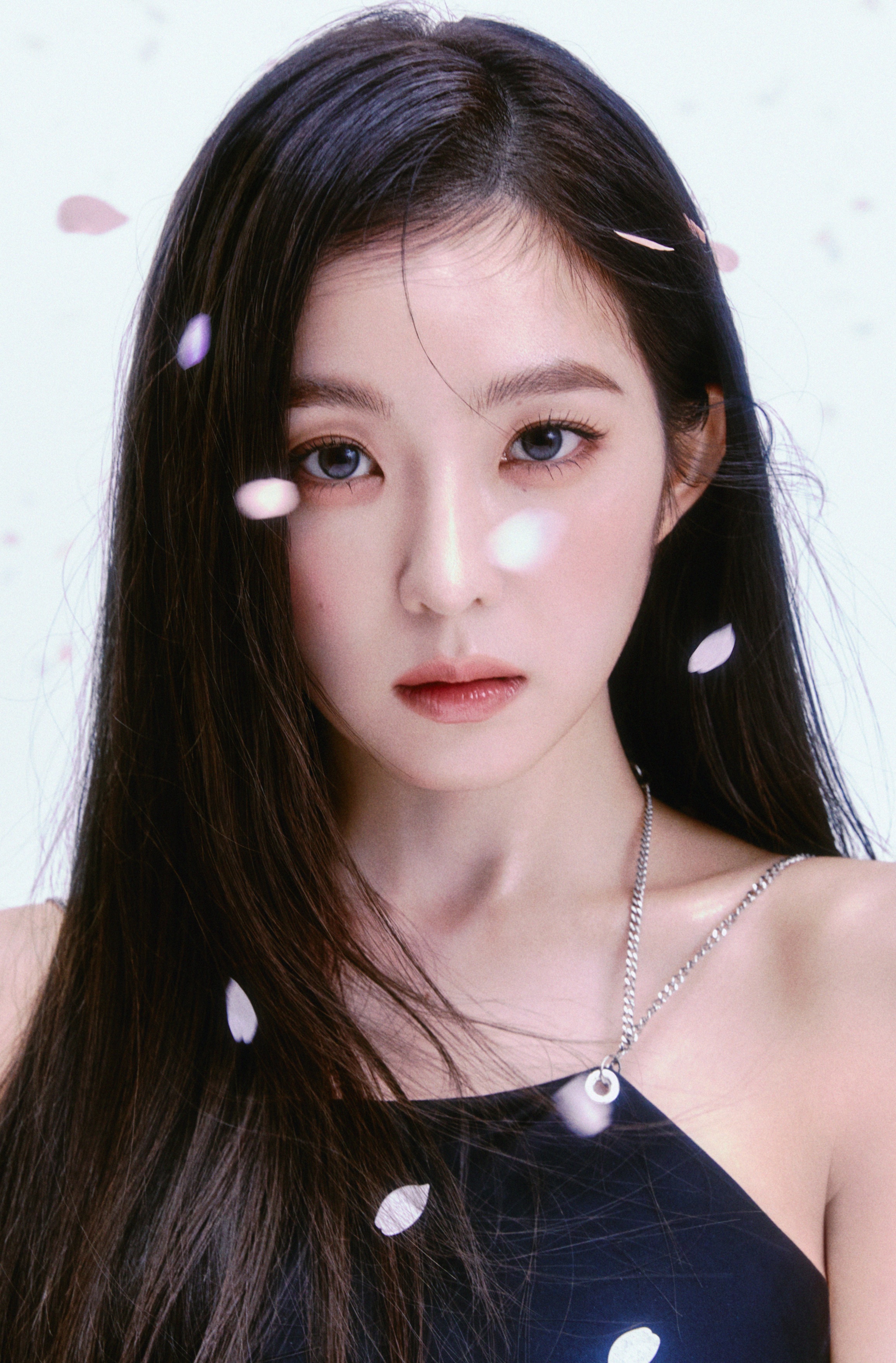 Hình ảnh Irene (Red Velvet) với concept "Like A Flower" cho album nhóm