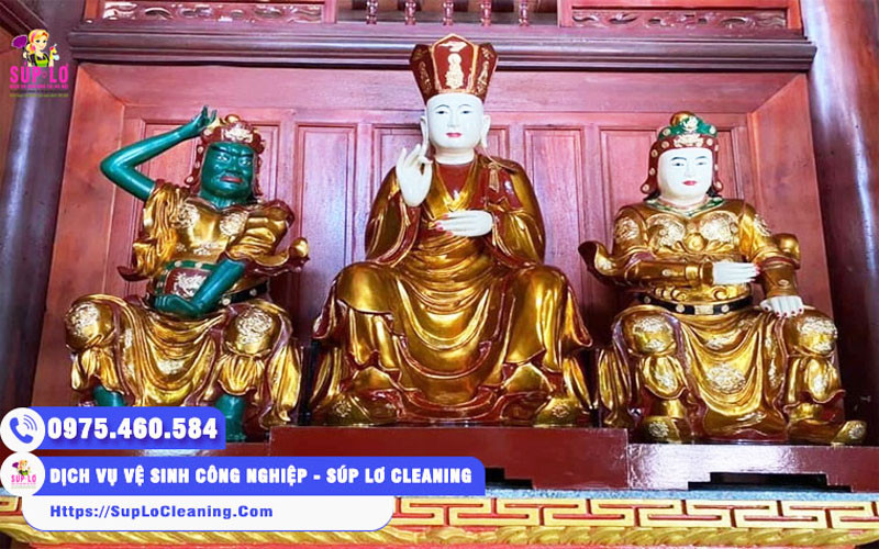 Tín chủ thành tâm văn khấn chùa trước Ban Đức Thánh Hiền cầu hạnh phúc