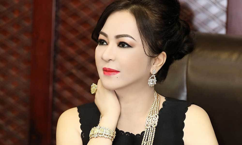 Bà Nguyễn Phương Hằng chia sẻ quan điểm trước công chúng, một phần trong sự nghiệp gây tranh cãi của nữ CEO Đại Nam