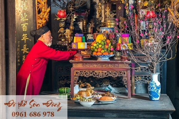 Văn khấn chi tiết trước khi lau dọn bàn thờ gia tiên