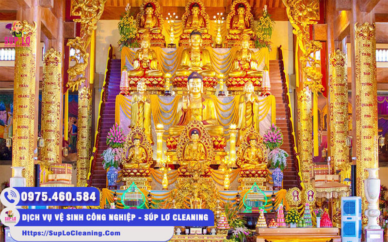 Văn khấn chùa tại Ban Tam Bảo giúp cầu bình an, may mắn cho gia đình