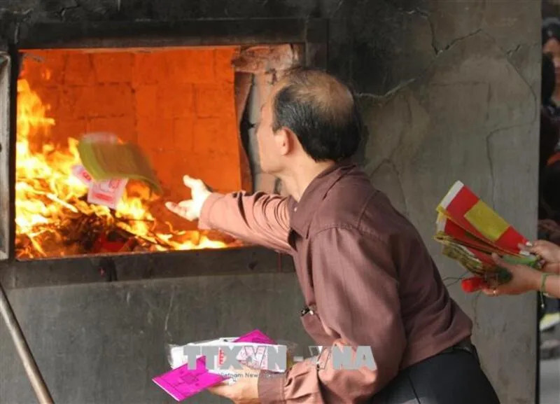 văn khấn hoá vàng mùng 4 tết