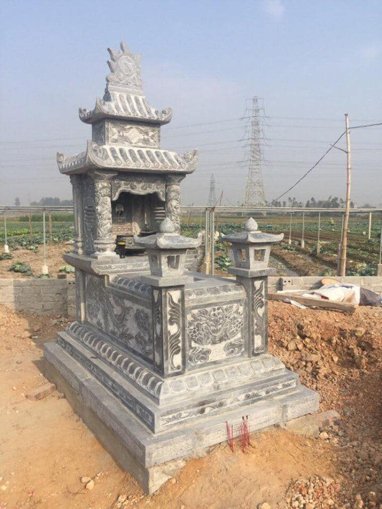 Văn khấn tạ mộ người mới mất cũng là dịp con cháu tụ họp tưởng nhớ đến người mới mất