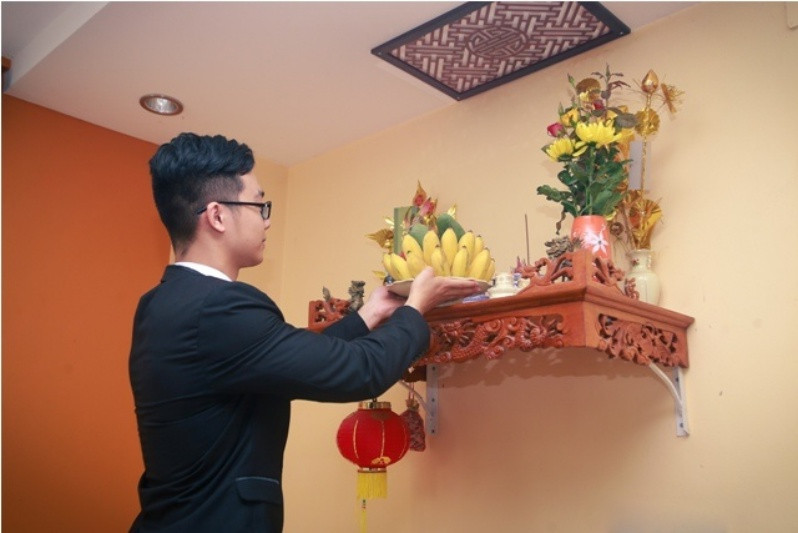 Văn khấn thổ công và gia tiên ngày rằm, mùng 1 hàng tháng