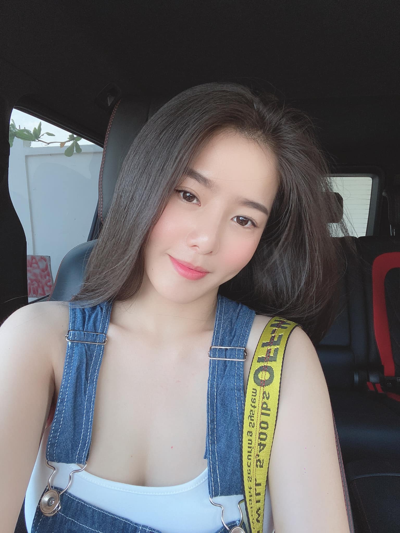 Lê Loan vợ Phan Công Khanh với phong cách sang trọng