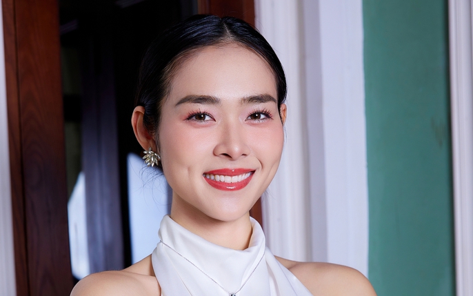 Diệp Bảo Ngọc xinh đẹp trong trang phục cưới với nụ cười rạng rỡ