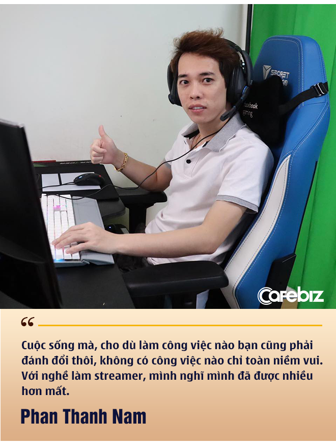 Nam Blue đang livestream game PUBG Mobile với phong thái chuyên nghiệp