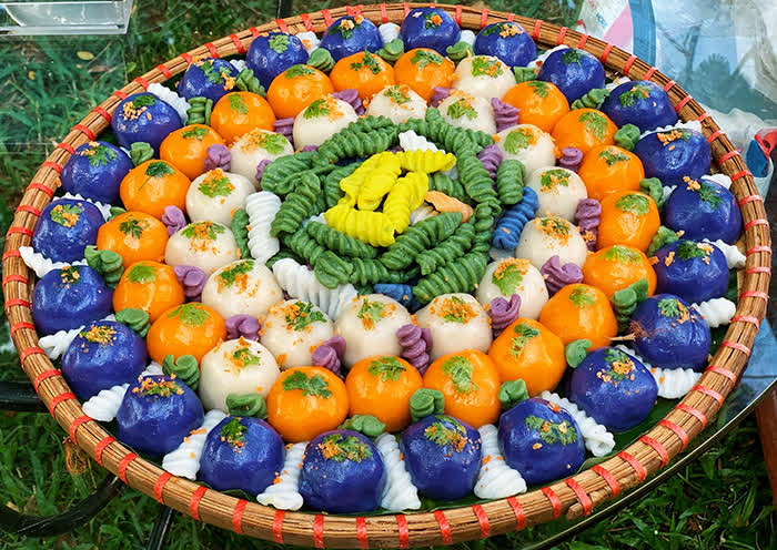 Không khí sôi động tại Lễ hội Bánh dân gian ba miền với nhiều món bánh hấp dẫn