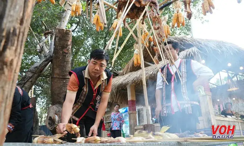 Các món ăn truyền thống đa dạng từ ba miền tại Lễ hội Ẩm thực Saigontourist Group