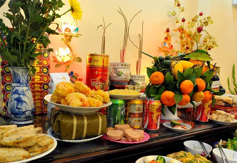 Lễ hóa vàng tiễn ông bà tổ tiên sau Tết với mâm cúng trang trọng
