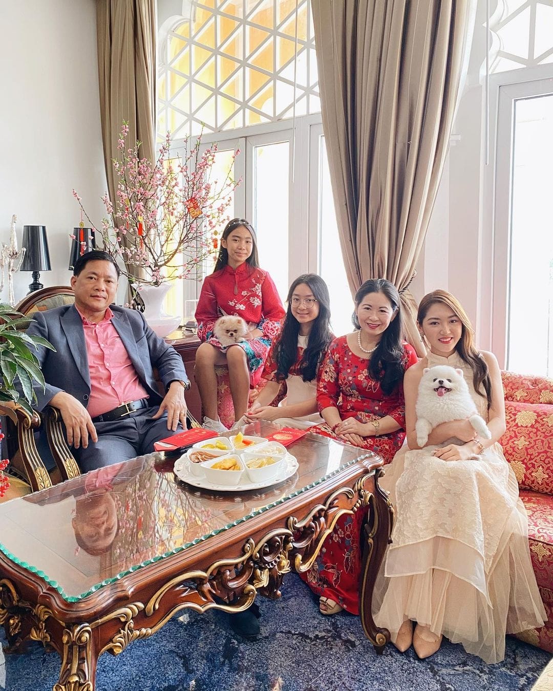 Chloe Nguyễn là ai: Nữ beauty blogger xinh đẹp, tài năng