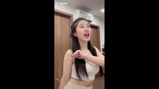 Tiểu Hý - hot girl TikTok nổi tiếng với biệt danh "Vợ quốc dân"