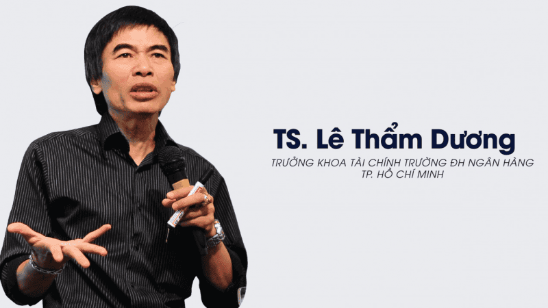 Tiến sĩ Lê Thẩm Dương trên sân khấu giảng đường
