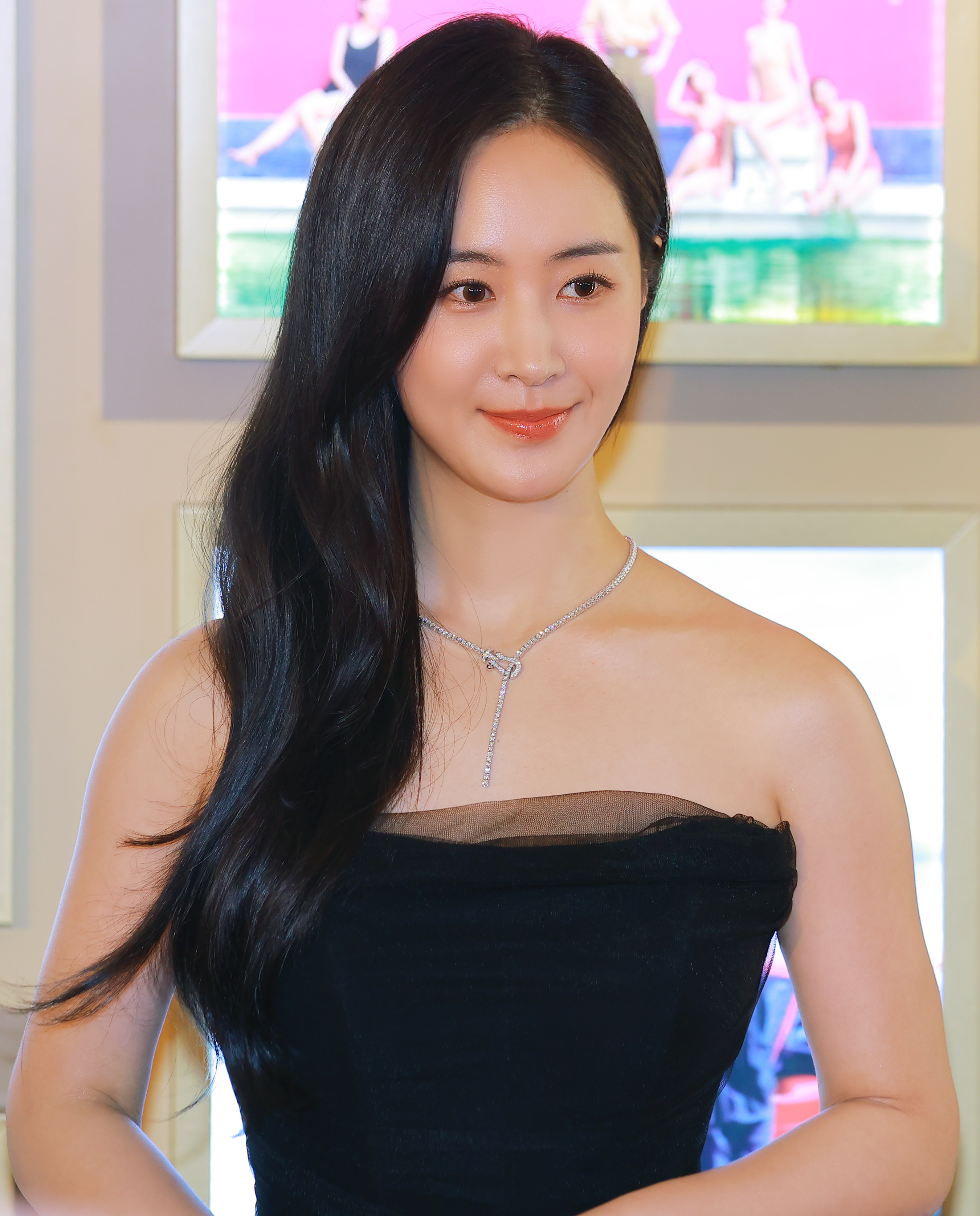 Yuri SNSD biểu diễn trên sân khấu