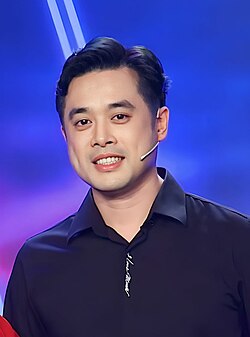 Dương Khắc Linh với vai trò giám khảo trong chương trình âm nhạc