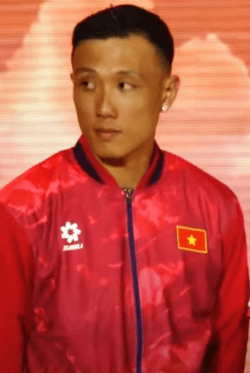 Nguyễn Minh Trí trong trang phục thể thao Futsal
