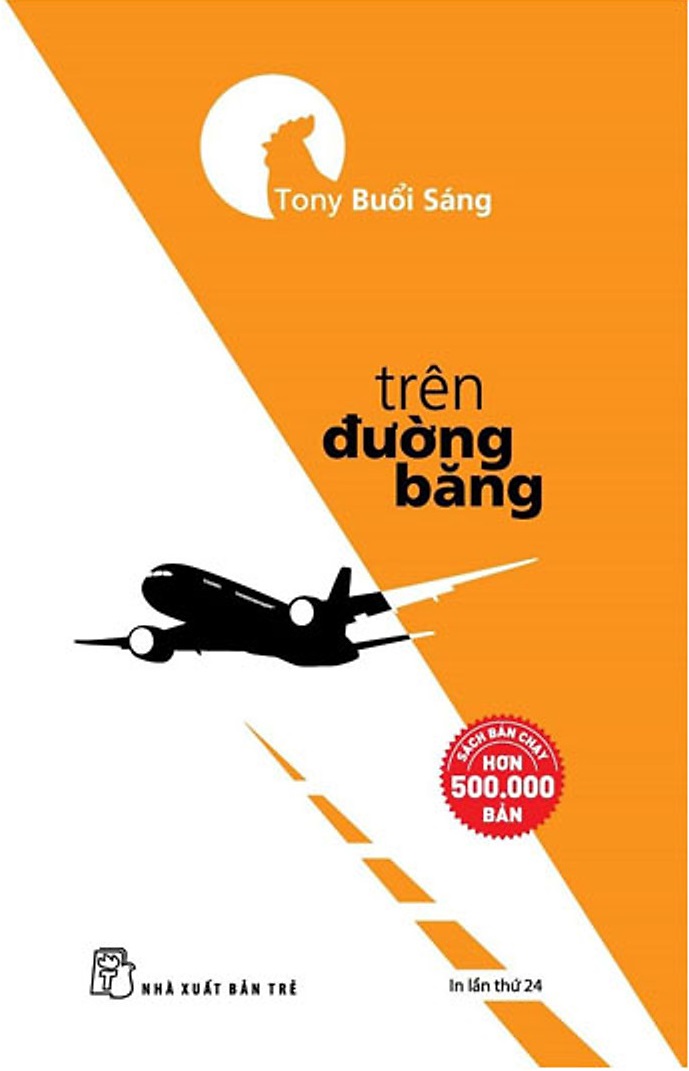 Tác giả Tony Buổi Sáng với phong thái suy tư, thể hiện chiều sâu triết lý trong tác phẩm