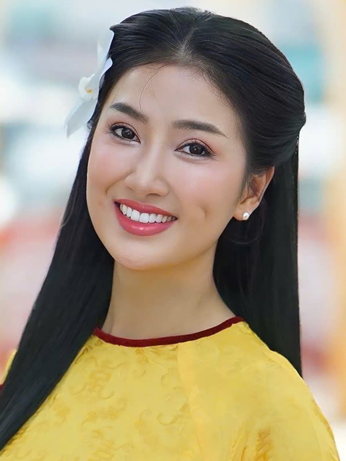 Quỳnh Lam trong một phân cảnh phim truyền hình cổ trang, thể hiện cảm xúc nội tâm sâu sắc