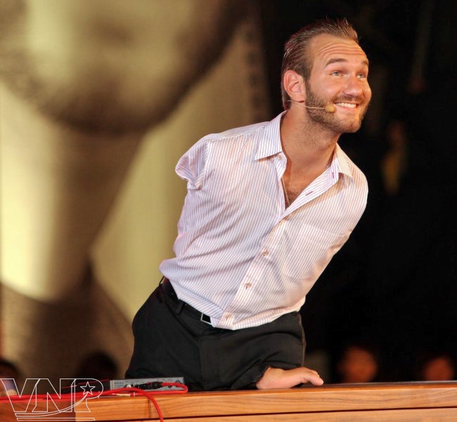 Nick Vujicic chia sẻ câu chuyện cuộc đời tại một sự kiện ở Việt Nam