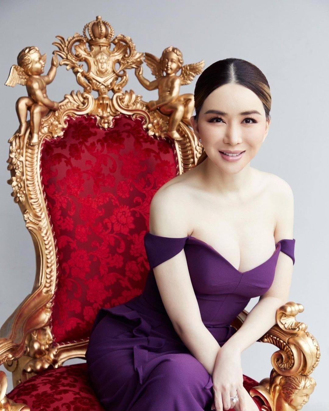 Anne Jakkaphong Jakrajutatip công bố mua lại Miss Universe
