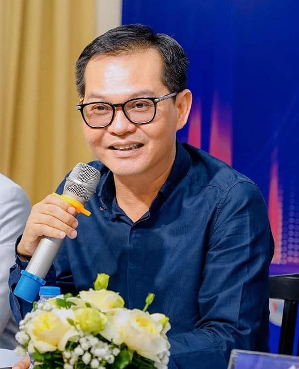Chân dung NSND Trung Hiếu, Giám đốc Nhà hát Kịch Hà Nội, người nghệ sĩ đa tài