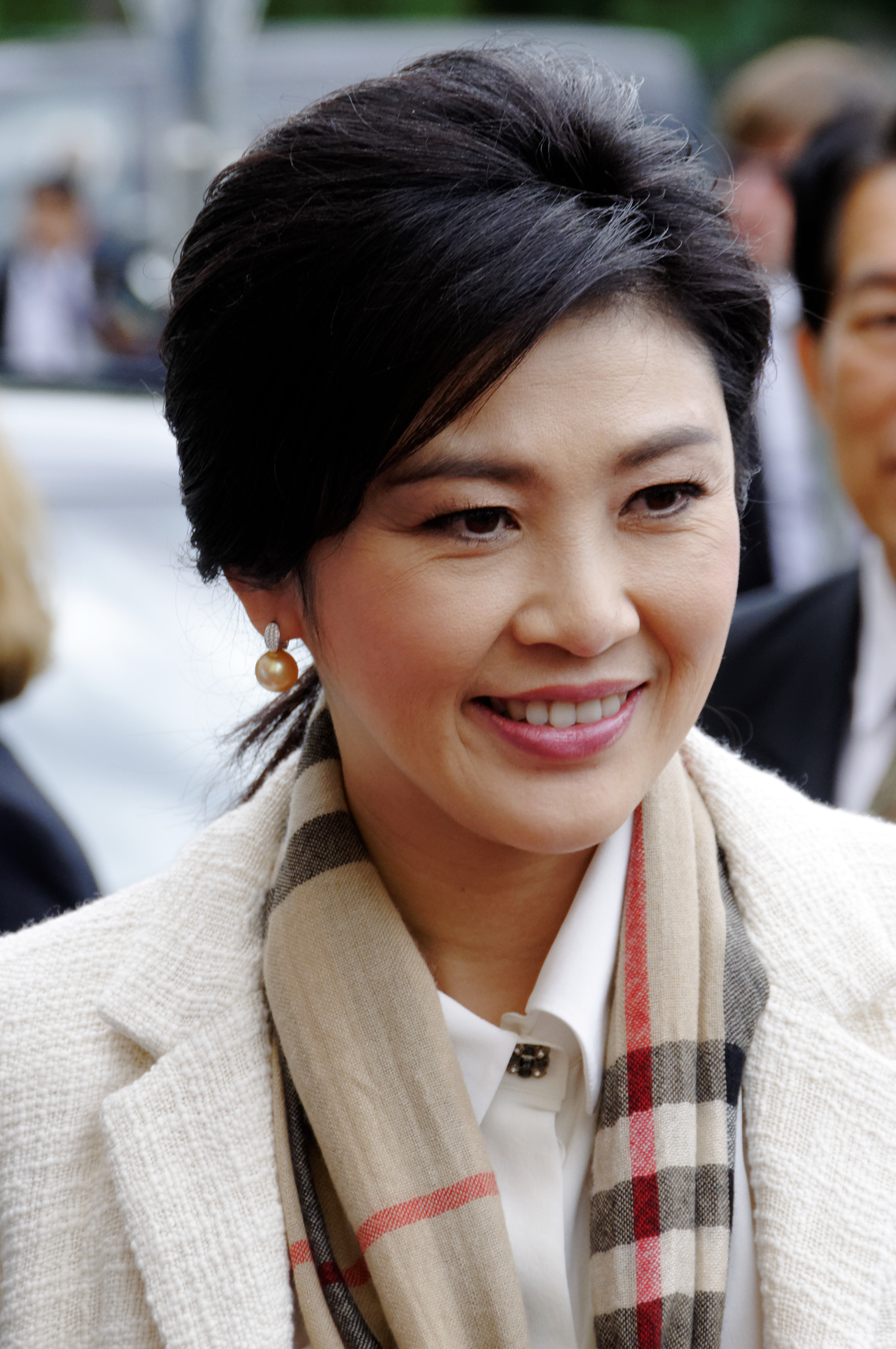 Yingluck Shinawatra phát biểu trước công chúng trong một sự kiện lớn