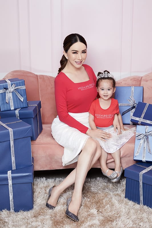 Chân dung nữ tỷ phú truyền thông Anne Jakkaphong Jakrajutatip