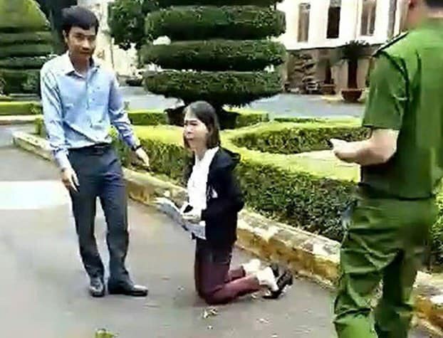 Con người tự phân loại mình thành các bậc thượng đẳng, trung đẳng, hạ đẳng dựa trên suy nghĩ và hành động.