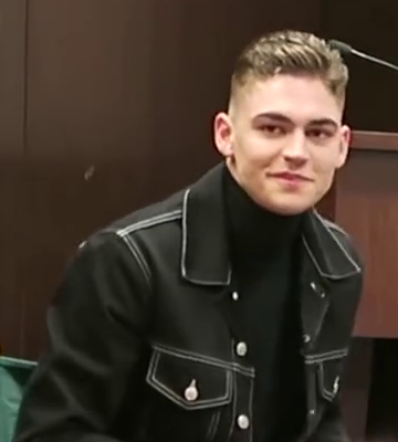 Hero Fiennes-Tiffin thời trẻ trong vai Tom Riddle
