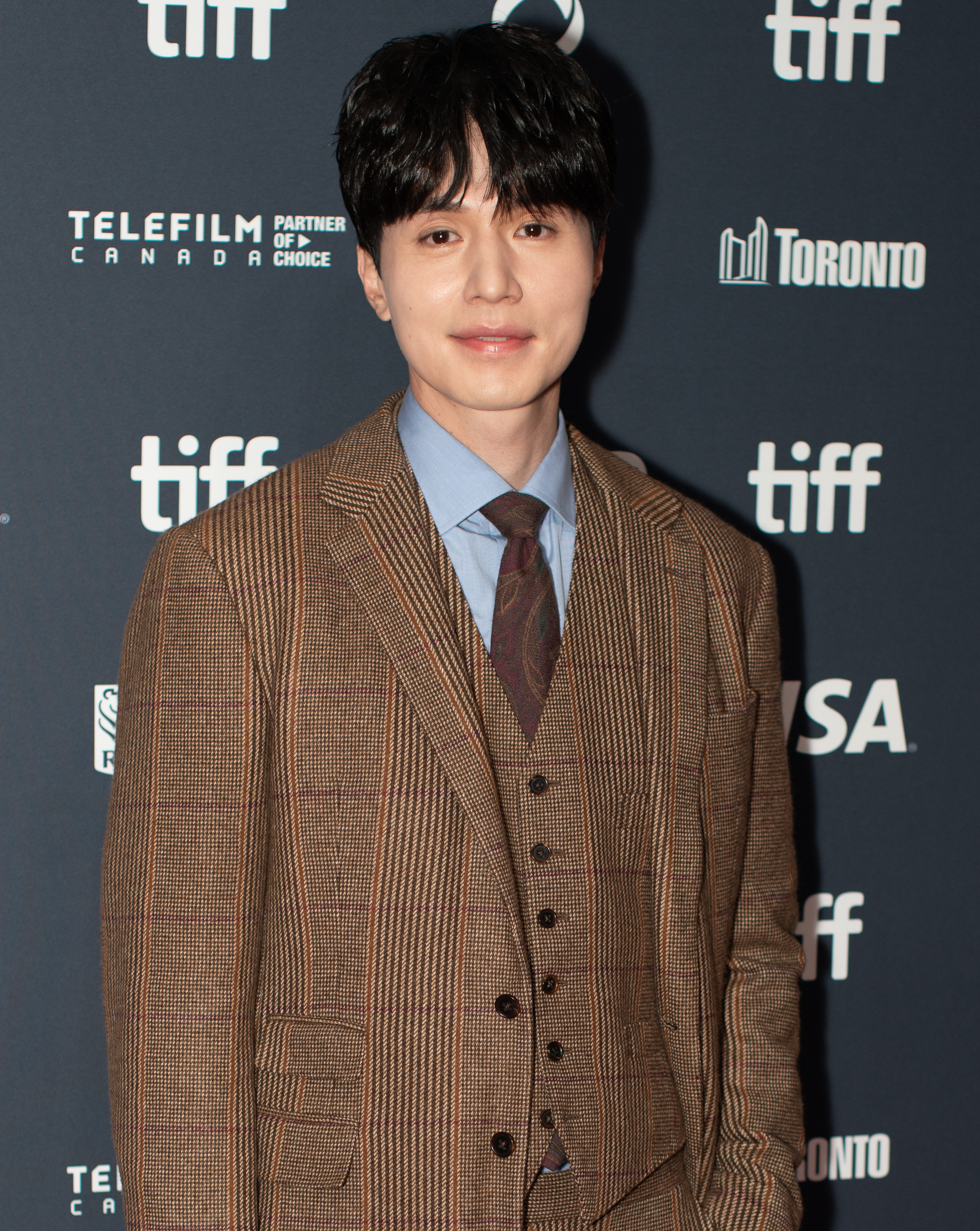 Lee Dong Wook tại Liên hoan phim Toronto 2024, hình ảnh diễn viên Lee Dong Wook lịch lãm