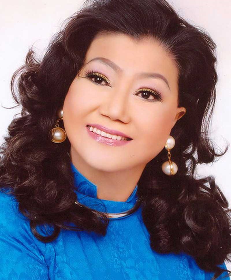 NSND Kim Cương trong một buổi biểu diễn kịch nói đặc sắc