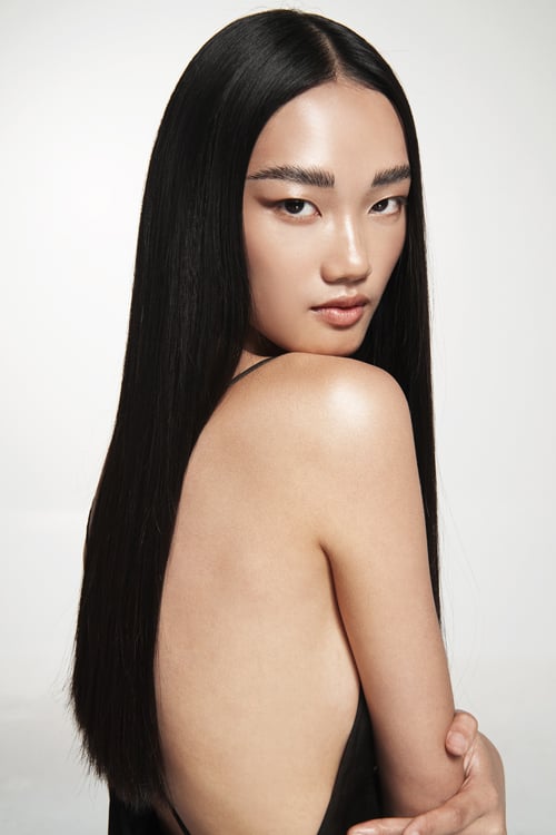 Quỳnh Anh The Face với phong thái tự tin trong bộ trang phục thời trang