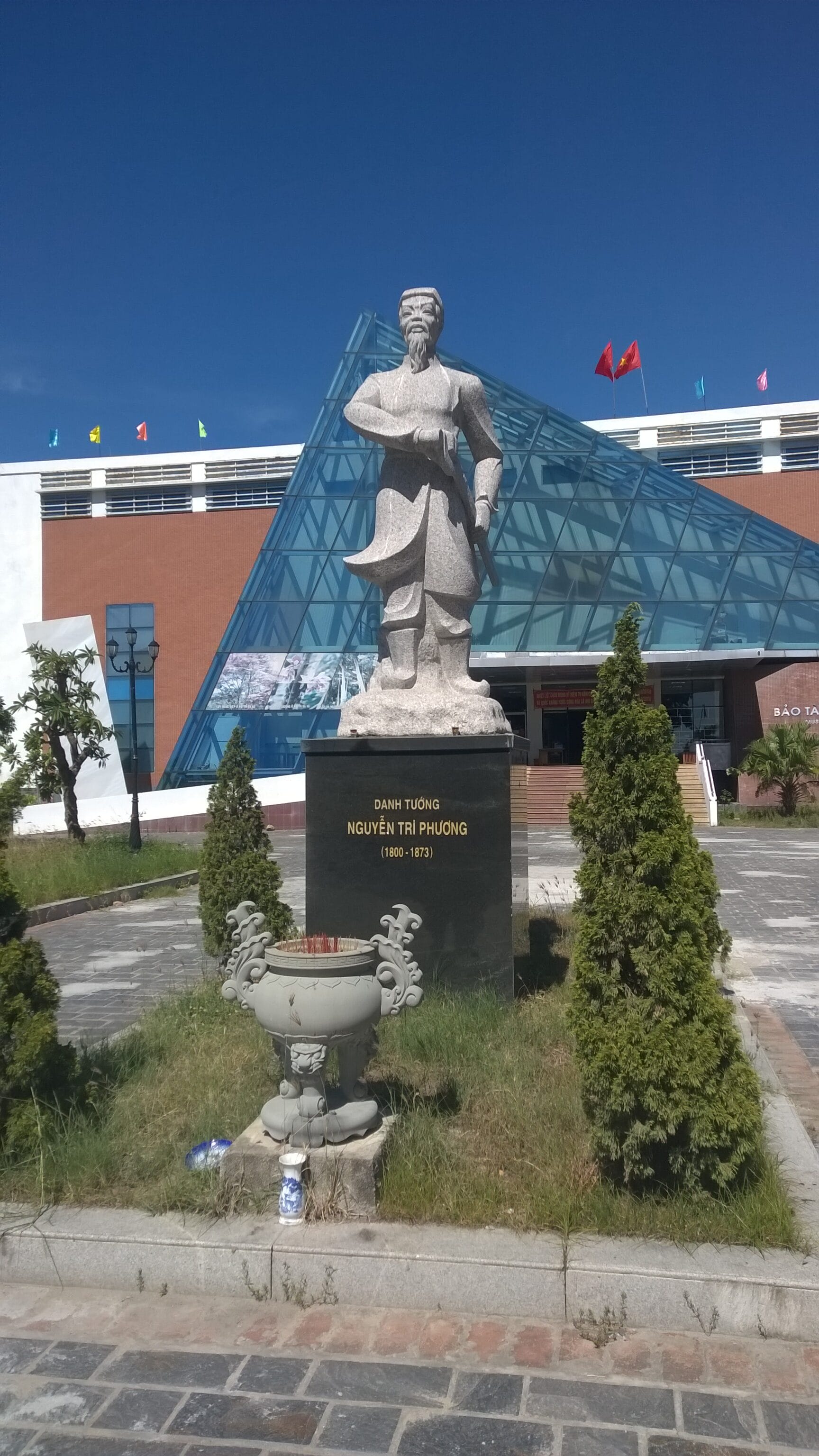 Tượng đài Nguyễn Tri Phương sừng sững tại Đà Nẵng