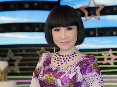 Nghệ sĩ Thanh Kim Huệ trẻ trung trong một bức ảnh chân dung kinh điển, phản ánh vẻ đẹp và tài năng của cô đào cải lương