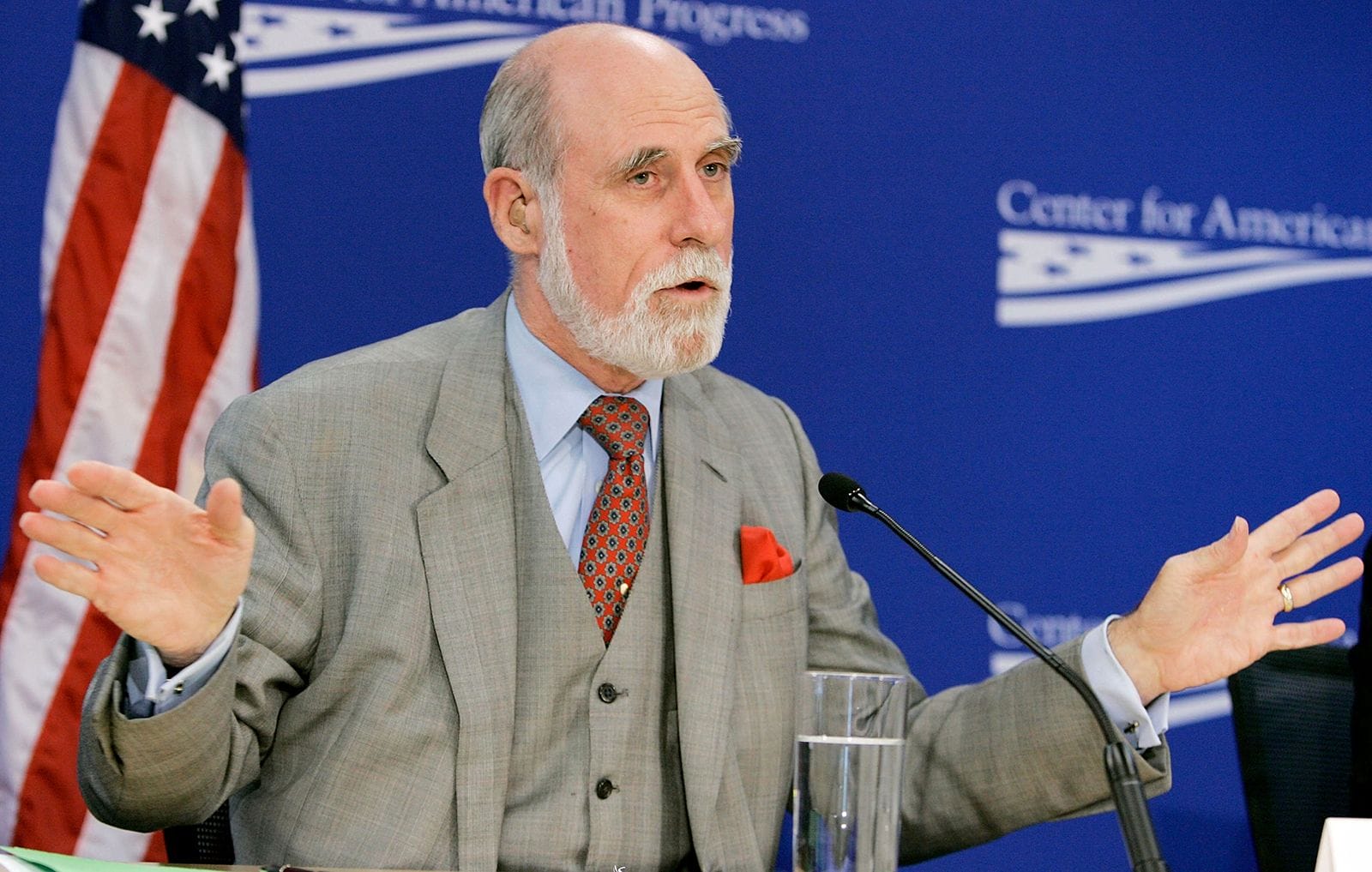 Chân dung Vinton Cerf, người đồng sáng tạo TCP/IP