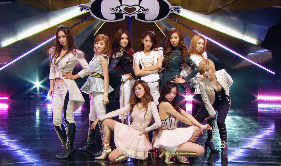 Khoảnh khắc bùng nổ của nhóm nhạc SNSD cùng người hâm mộ trong concert