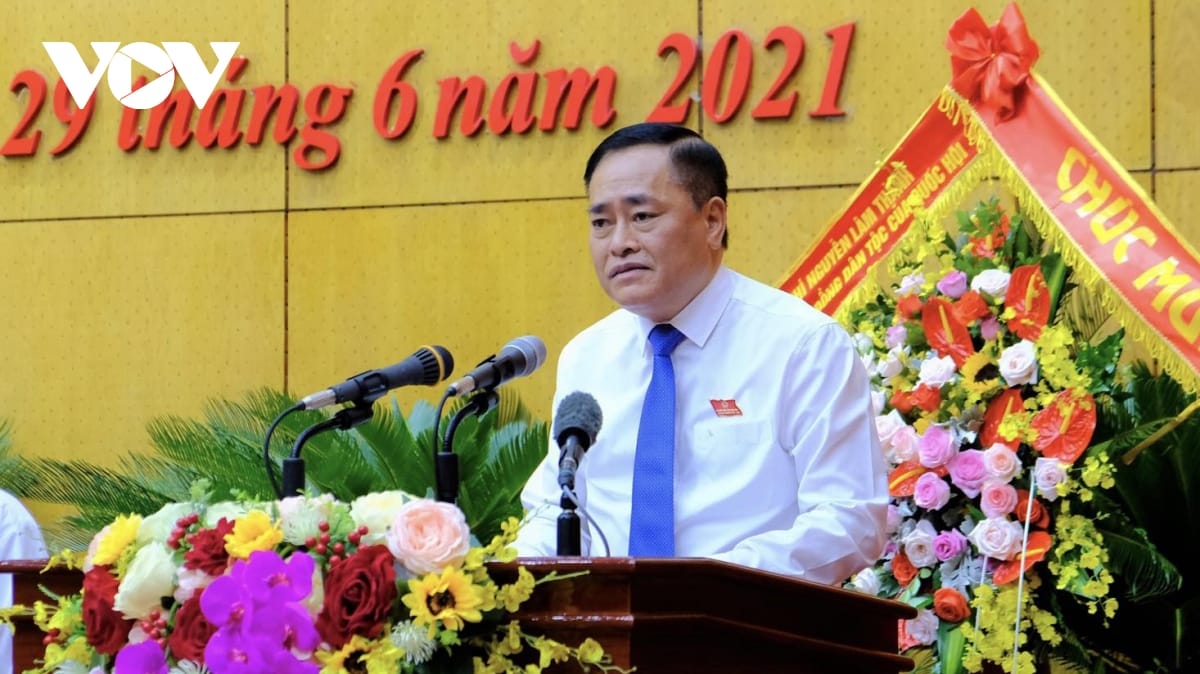 Hồ Tiến Thiệu phát biểu trước đông đảo cử tri