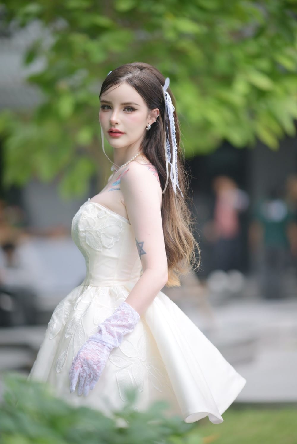 Jessie Vard trước khi nổi tiếng với vẻ đẹp lai