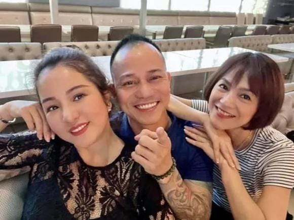 Ca sĩ Chế Phong và danh ca Chế Linh cha của anh