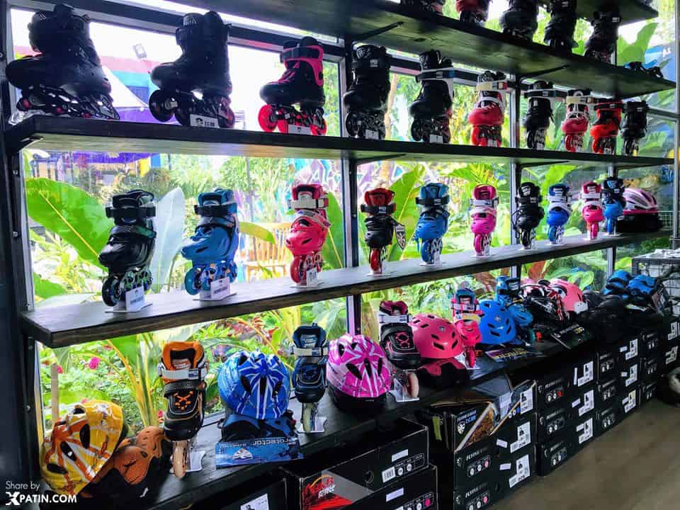 Giày VNXK giá rẻ tại TPHCM là lựa chọn lý tưởng cho sinh viên tìm kiếm giày chất lượng với chi phí hợp lý