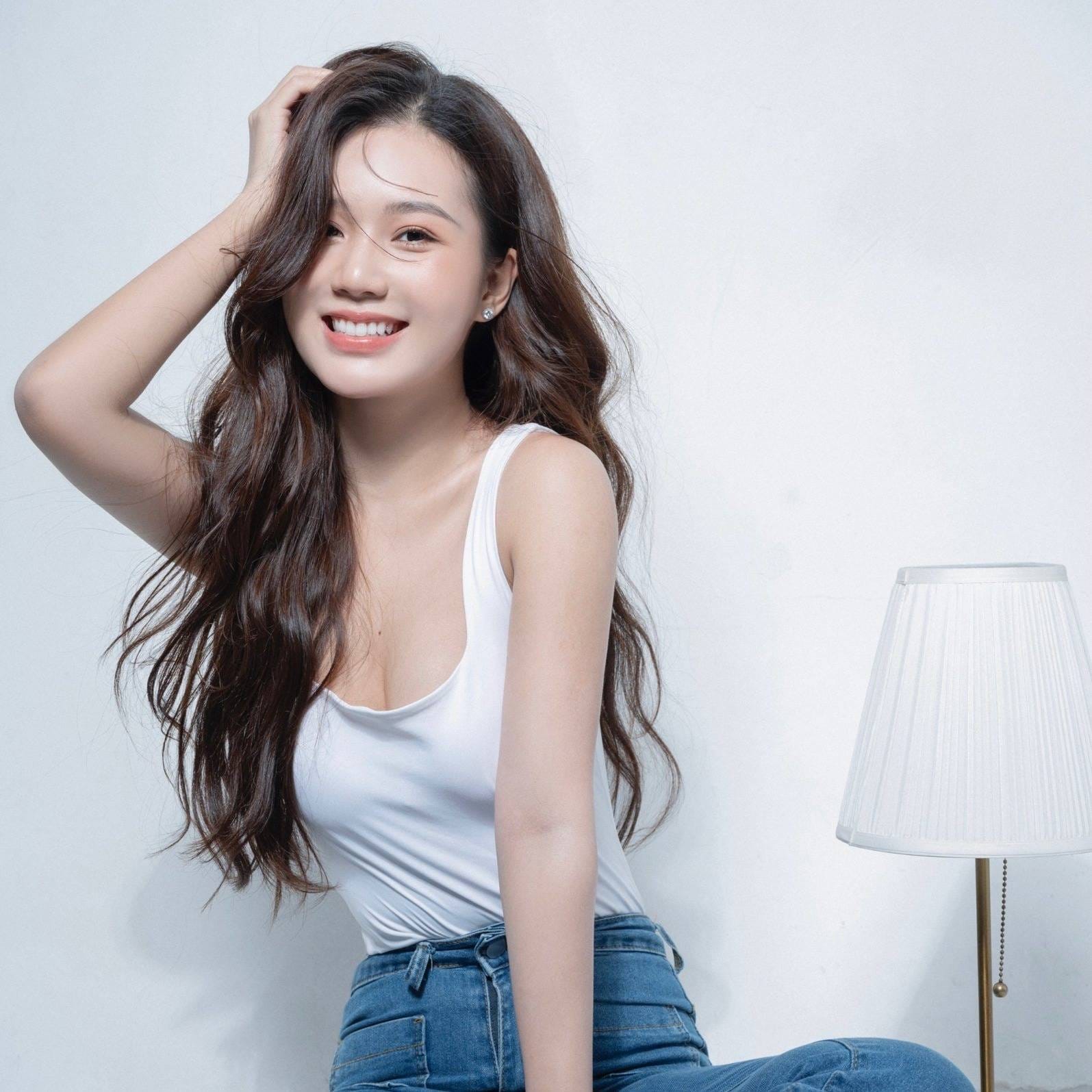 Diễn viên Anh Phạm (Phạm Quỳnh Anh) với vẻ ngoài rạng rỡ