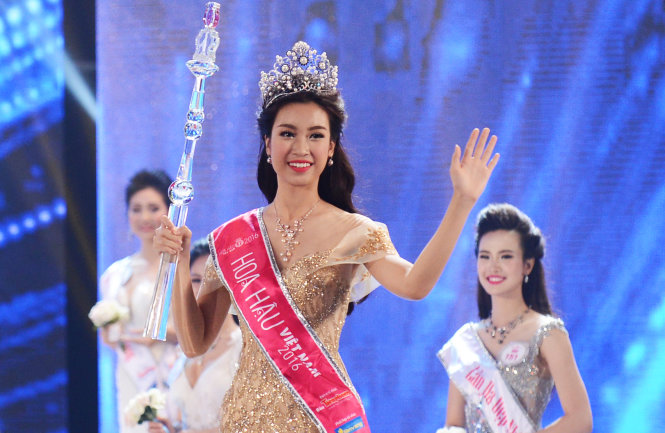 Hình ảnh Đỗ Mỹ Linh duyên dáng khi đương nhiệm hoa hậu