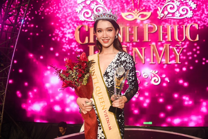 Chân dung Hoa hậu Đỗ Nhật Hà trong trang phục truyền thống, thể hiện vẻ đẹp dịu dàng của người Việt