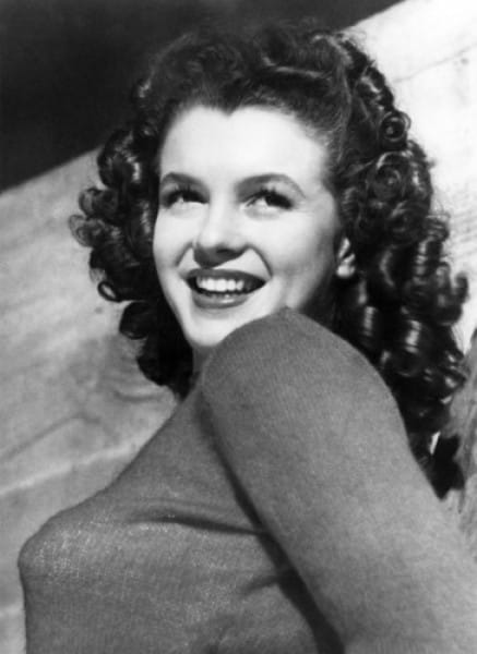 Marilyn Monroe thời kỳ đầu sự nghiệp, thể hiện vẻ đẹp tự nhiên và cuốn hút